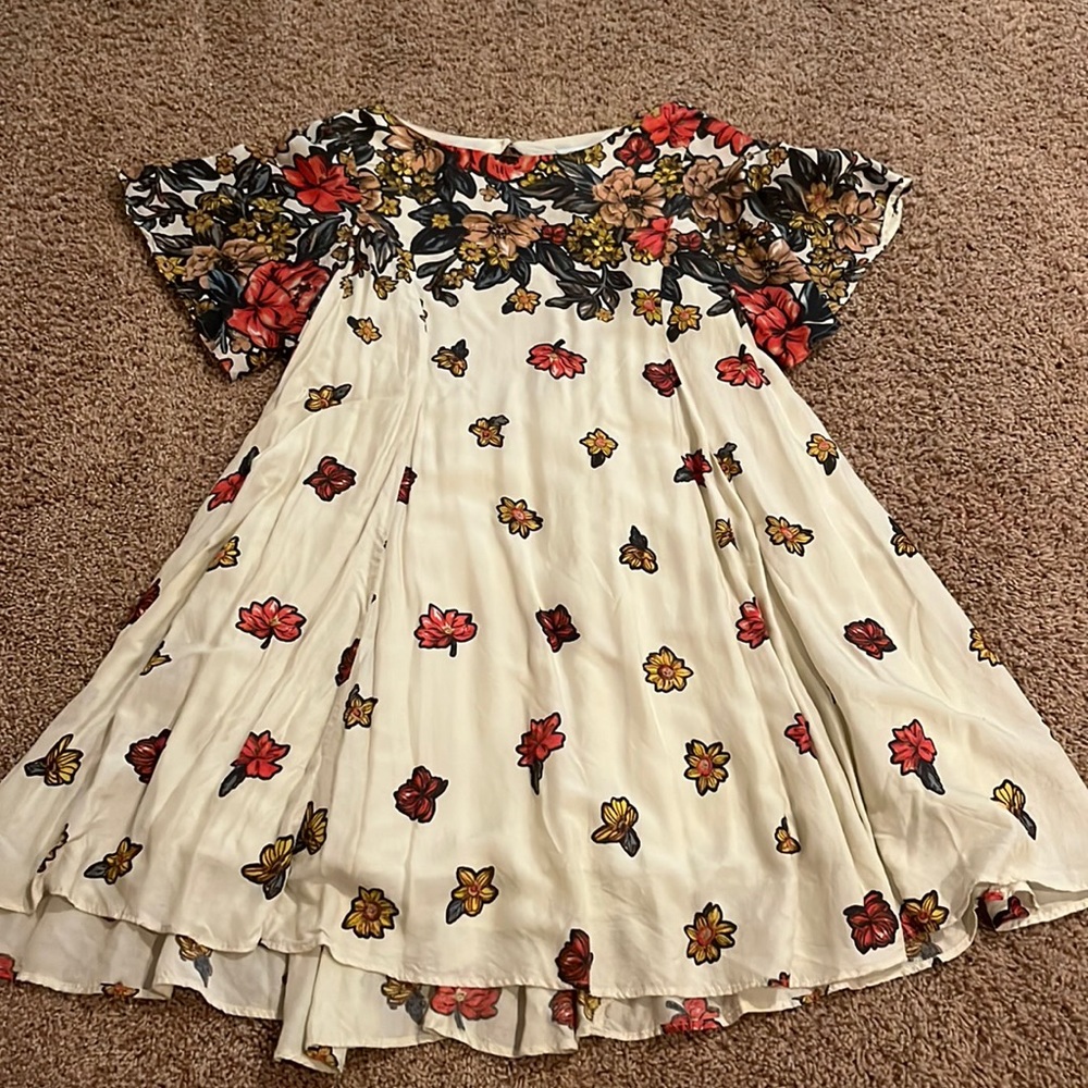 Kimchi Blue babydoll dress with flowy sleeves! Like new condition